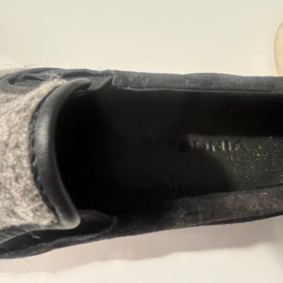 Vince slip-ons gray and black size 7 or 7.5 - Picture 3 of 4